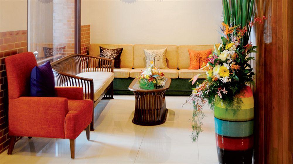 Lullaby Inn Silom Bangkok Eksteriør billede