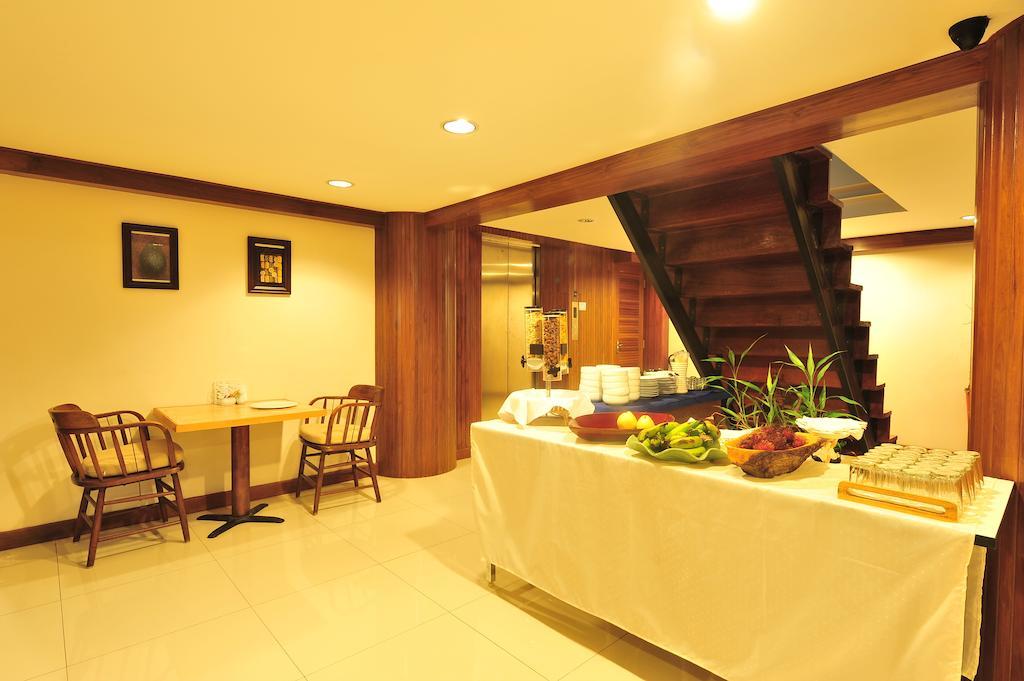 Lullaby Inn Silom Bangkok Eksteriør billede